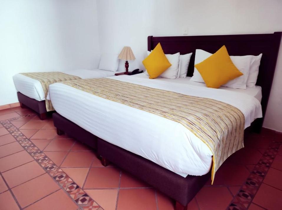 Hotel Alejandria Баричара Экстерьер фото