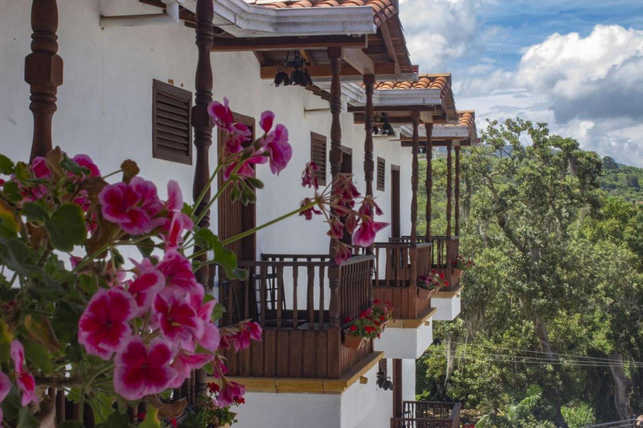 Hotel Alejandria Баричара Экстерьер фото