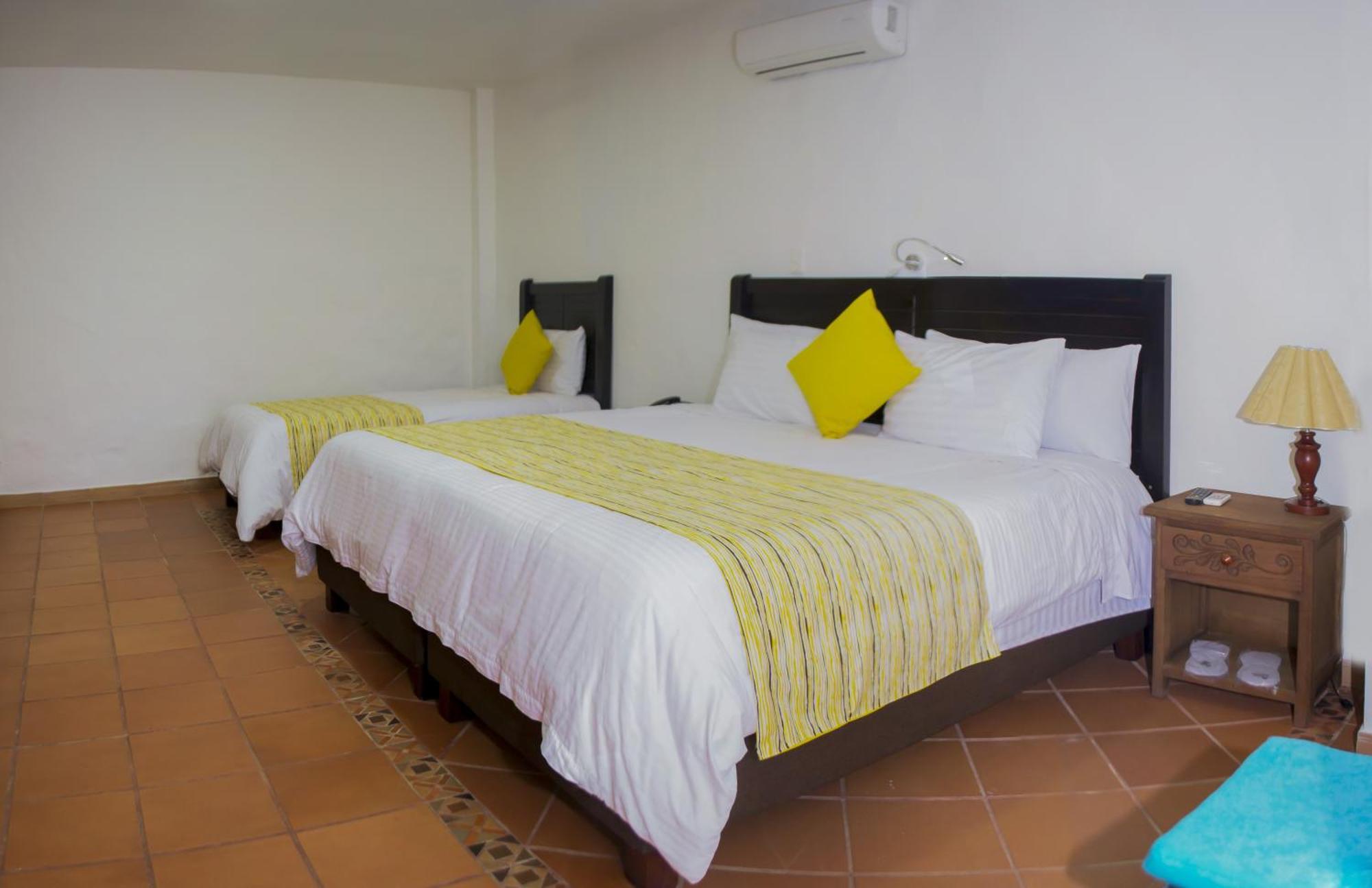 Hotel Alejandria Баричара Экстерьер фото