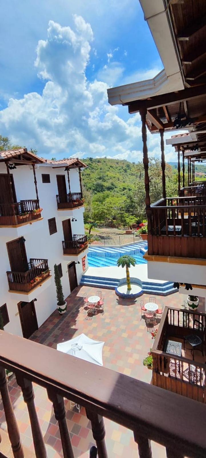 Hotel Alejandria Баричара Экстерьер фото