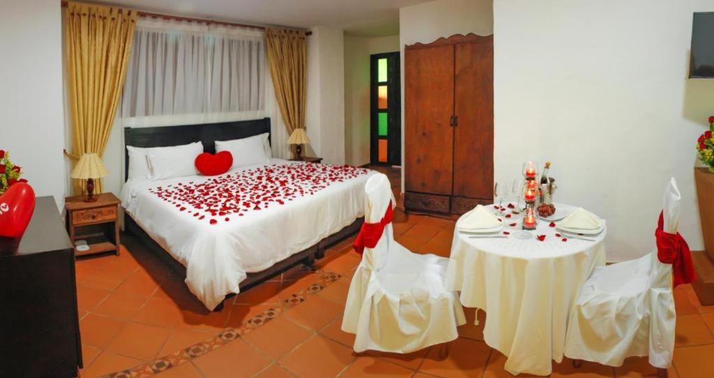 Hotel Alejandria Баричара Экстерьер фото